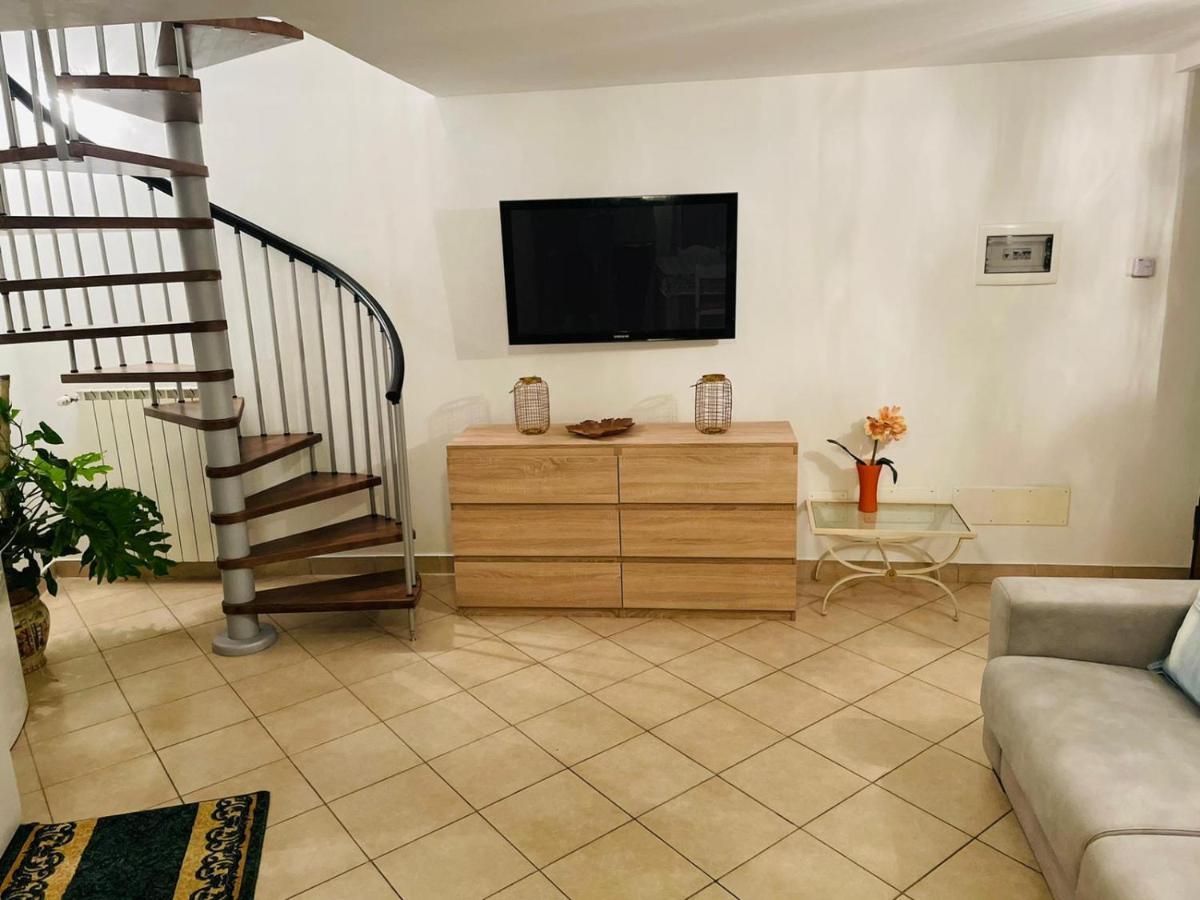 Casa Dei Fiori 2 Daire Somma Lombardo Dış mekan fotoğraf