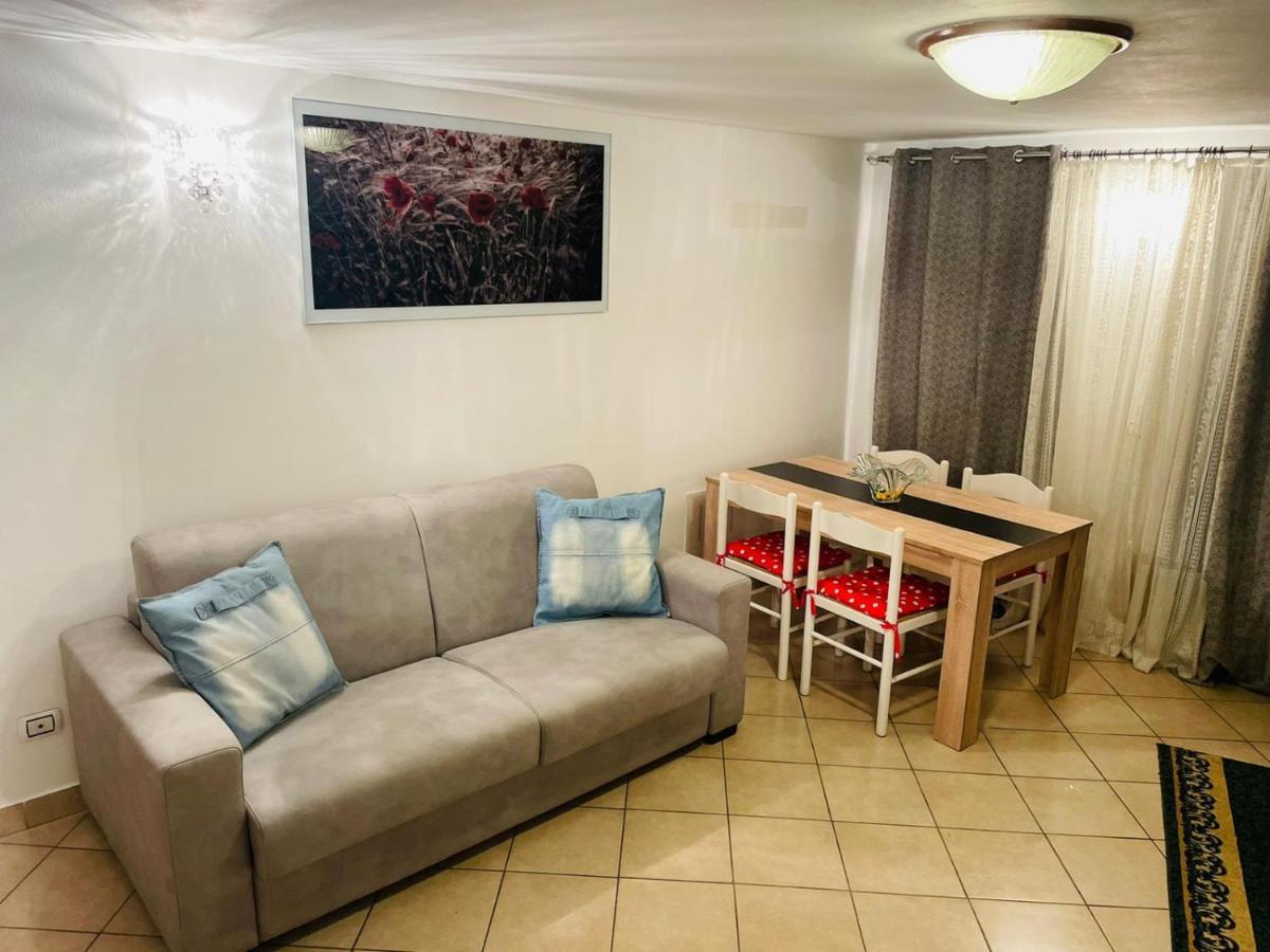 Casa Dei Fiori 2 Daire Somma Lombardo Dış mekan fotoğraf